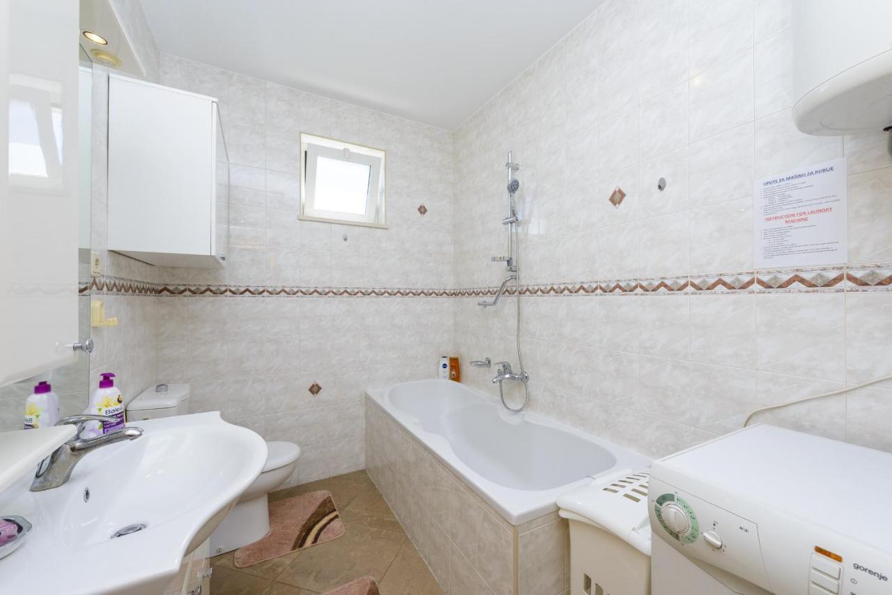 Apartment Tija Two Bedroom Apartment With Balcony And Partial Sea View Дубровник Екстер'єр фото