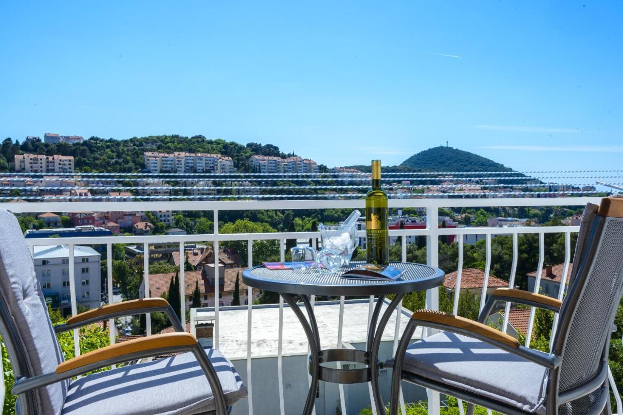 Apartment Tija Two Bedroom Apartment With Balcony And Partial Sea View Дубровник Екстер'єр фото